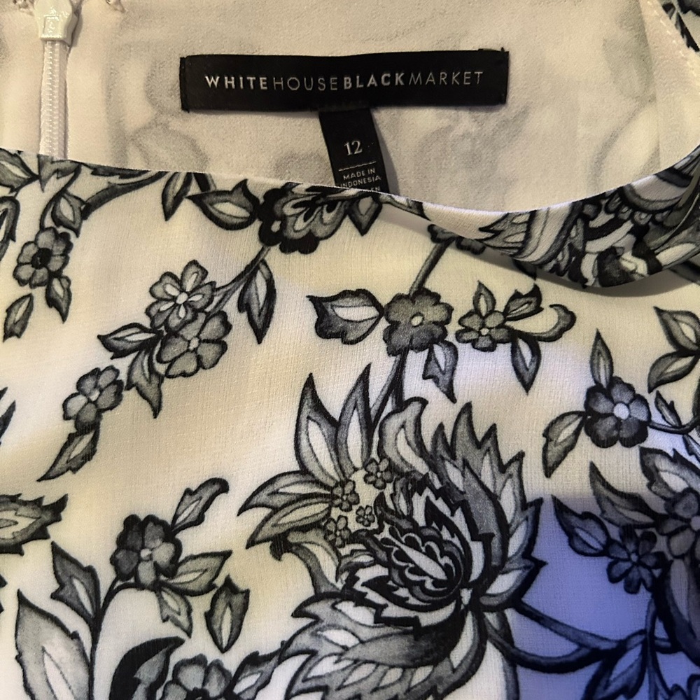 White House Black Market Black and white Floral fluted sleeves